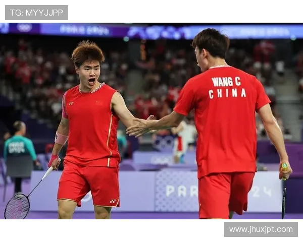 武汉羽毛球队世锦赛精彩配合点评展现团队实力与默契之美