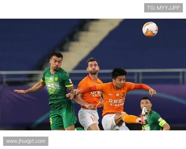 武汉足球队以72分稳居大师赛积分榜首位争冠形势一片大好 武汉足球队以72分稳居大师赛积分榜首位争冠形势一片大好