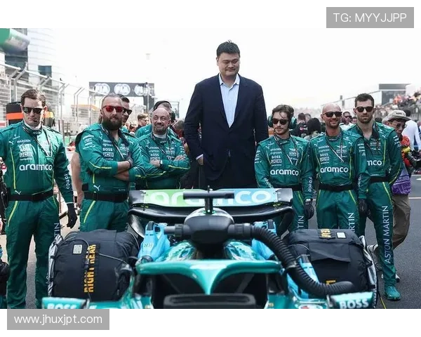 足球明星姚明的身高究竟有多高引发了球迷们的热议与关注