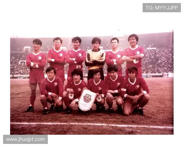 香港足球明星队的历史成就与代表球员盘点分析