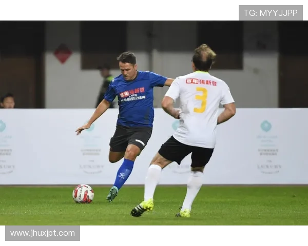 足球明星精准脚法瞬间捕捉展现完美技术与风采的精彩图片合集