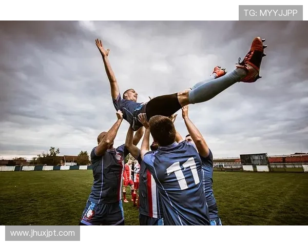 最省力的足球明星揭秘如何在赛场上轻松取胜的秘密与技巧